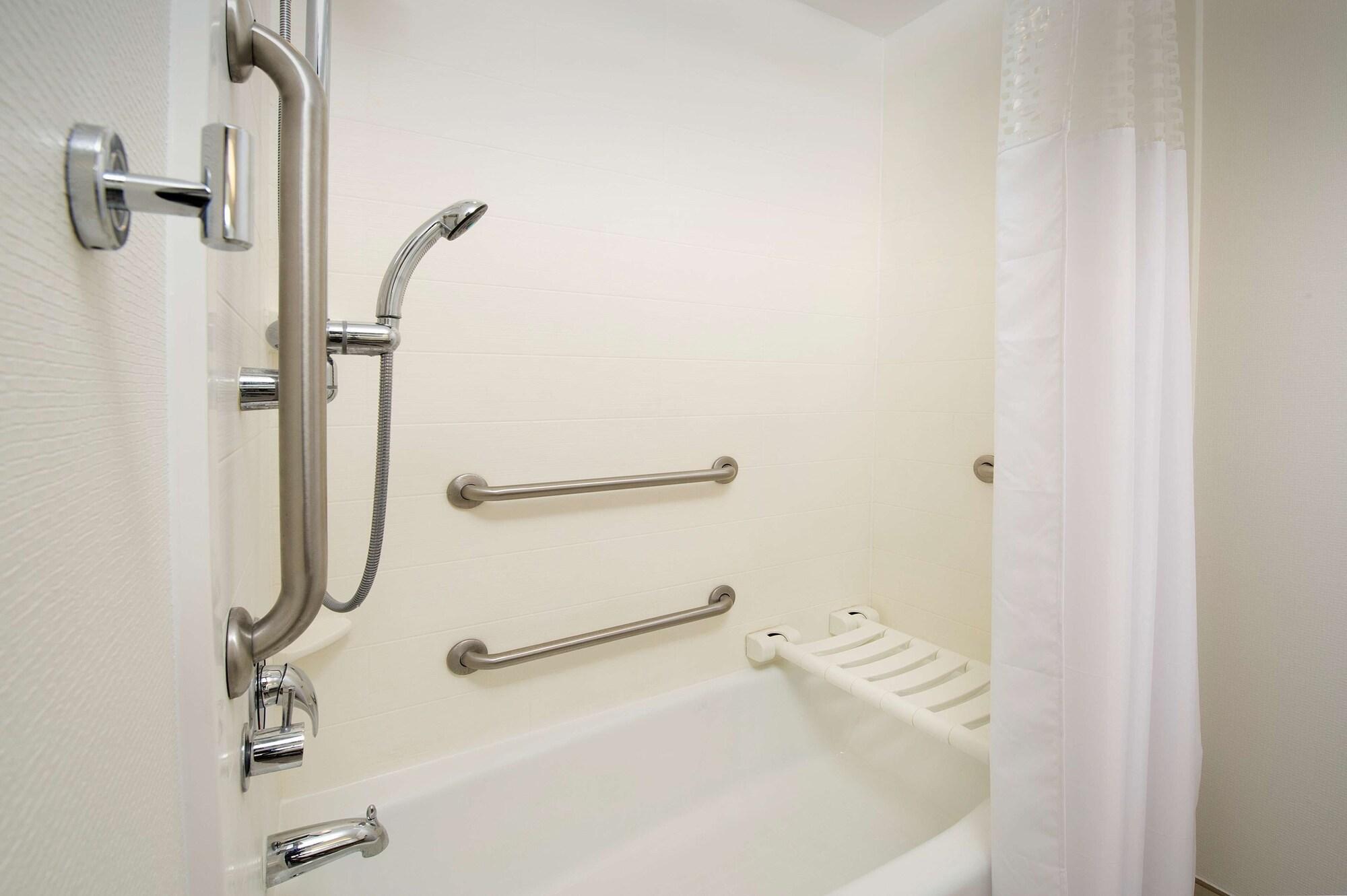 Hampton Inn&suites Northwest/medical Center 3*