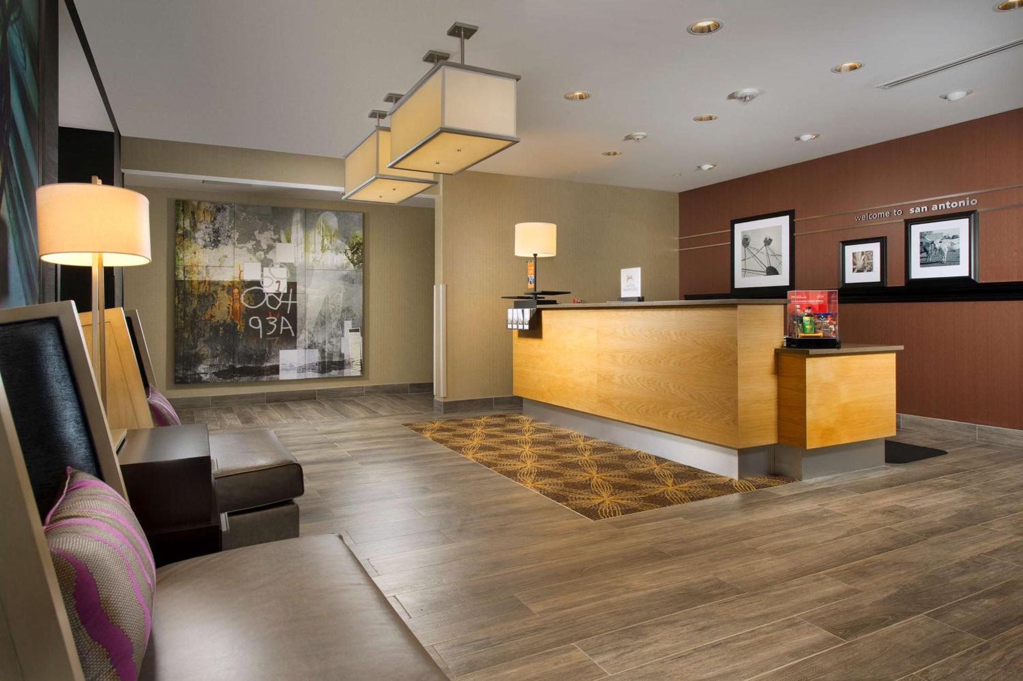 Hampton Inn&suites Northwest/medical Center 3*