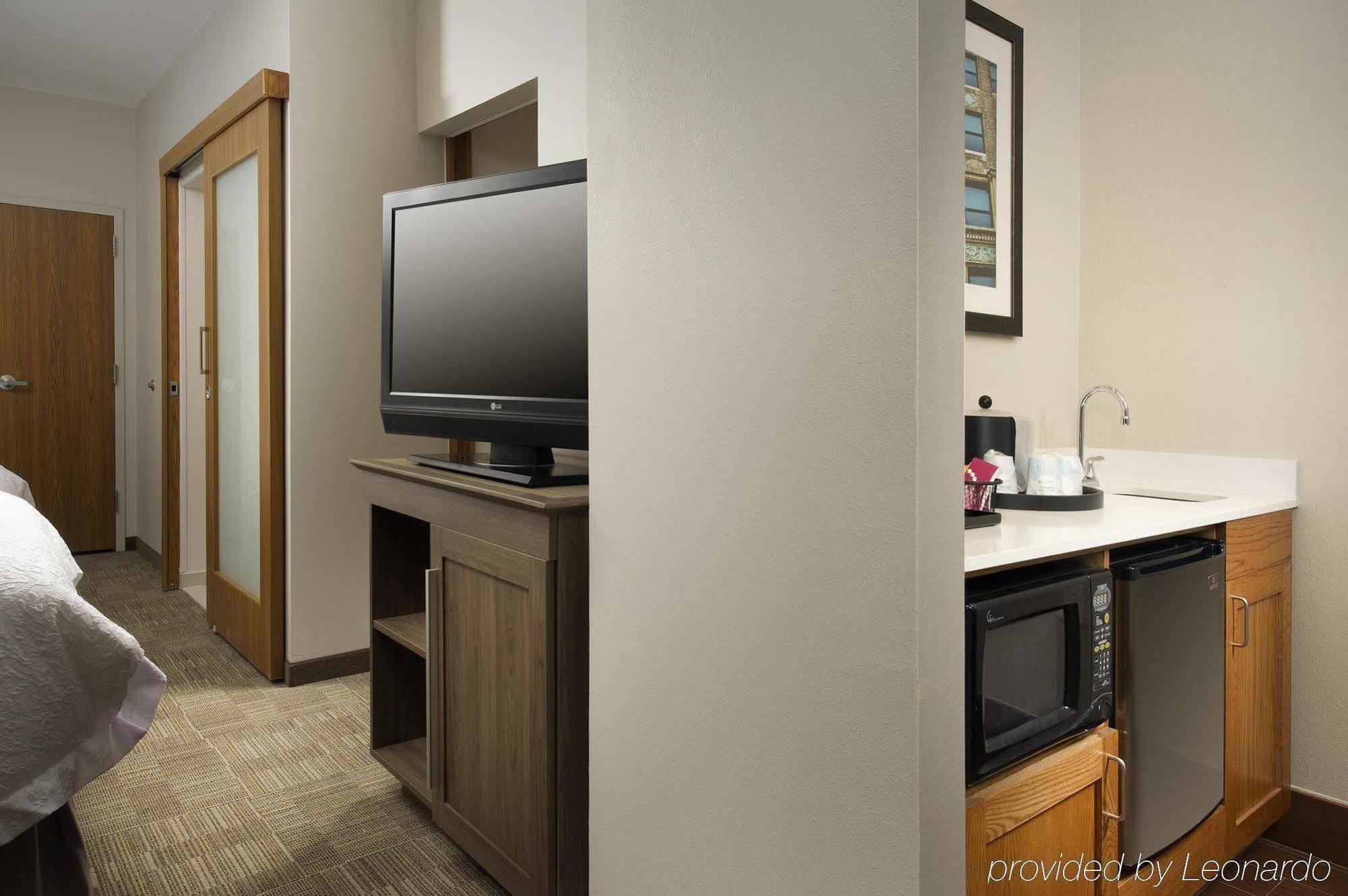 Hampton Inn&suites Northwest/medical Center Hotel 3*